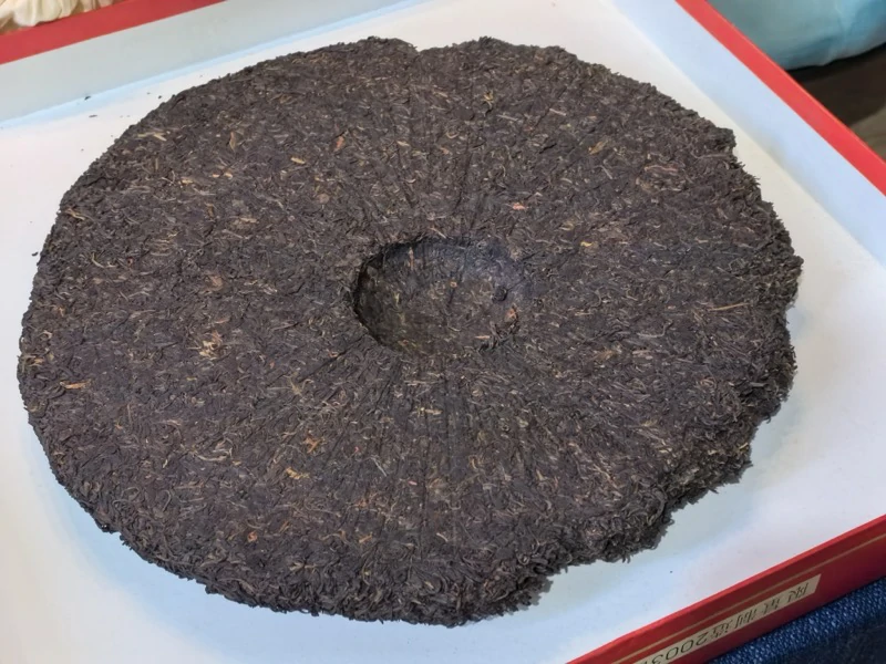 大益2003年世纪饼 大益2003年世纪饼