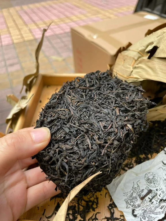 广州六安茶老茶回收高价回收茶叶上门回收免费估价变现收购
